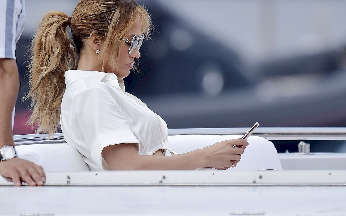 Jennifer Lopez wypina pupę na Capri, czyli ogólne poruszenie na włoskiej wyspie