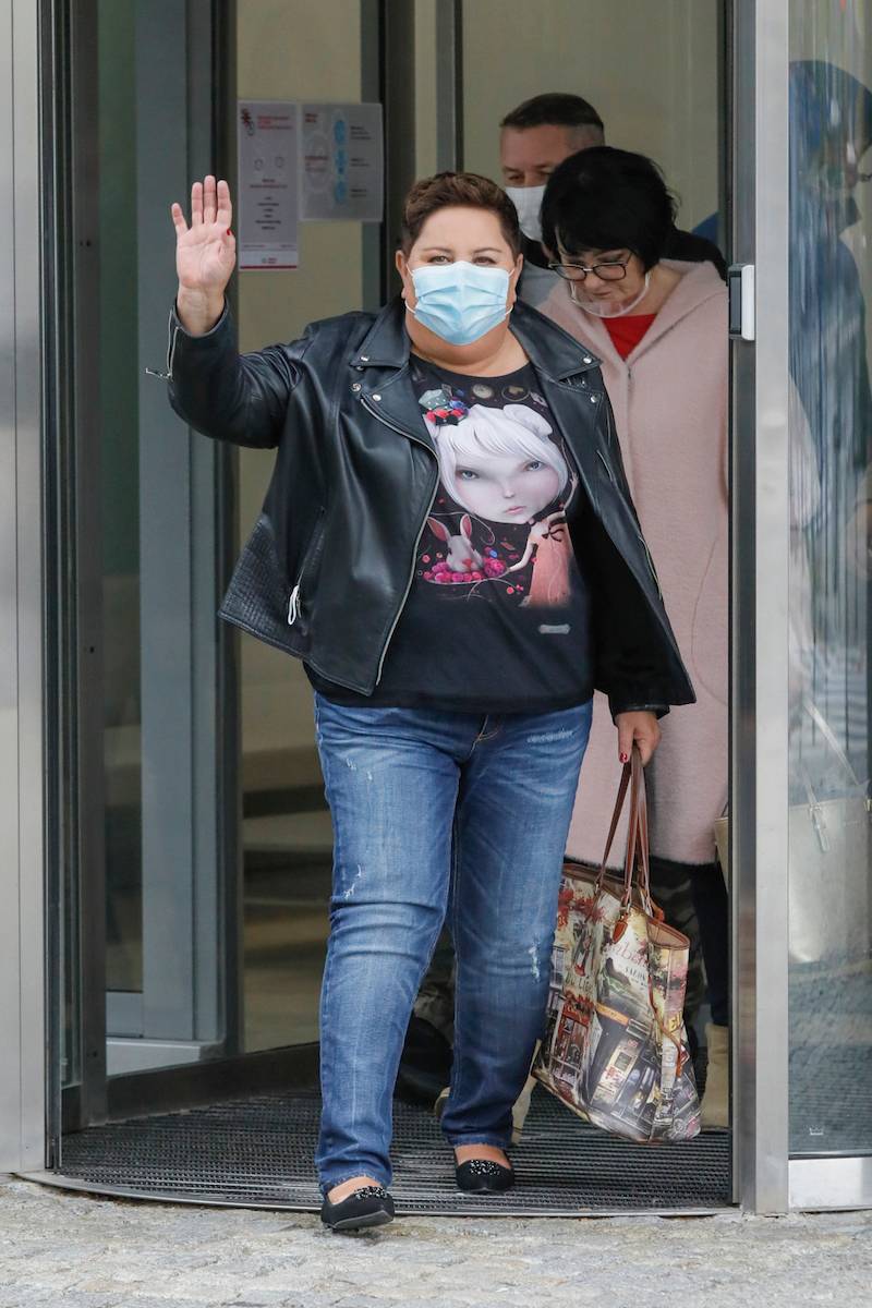 Martyna Wojciechowska świeżo po ślubie, piosenkarka w seksi stylizacji i aktorka w futrze (ZDJĘCIA)