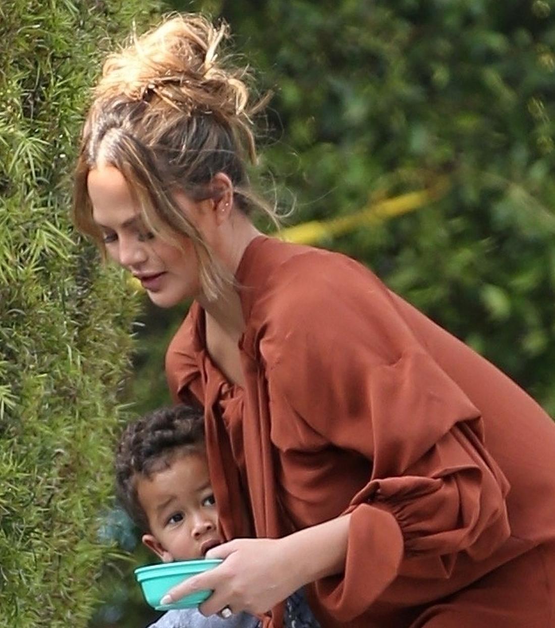 Chrissy Teigen z synem Milesem