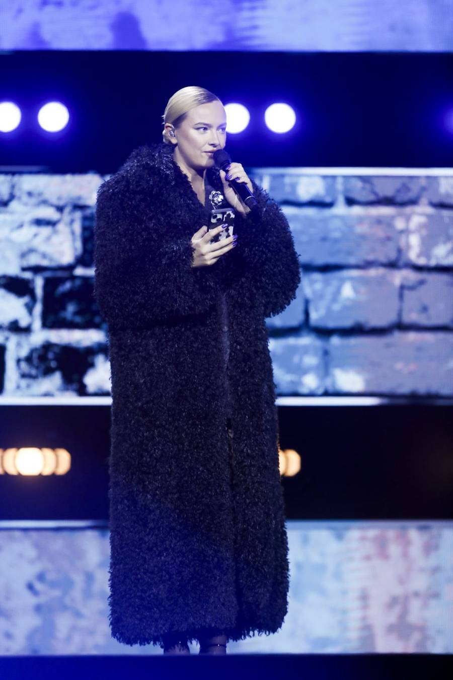 Plejada gwiazd na koncercie charytatywnym! AWANGARDOWY Michał Szpak, olśniewająca Natalia Nykiel (FOTO)