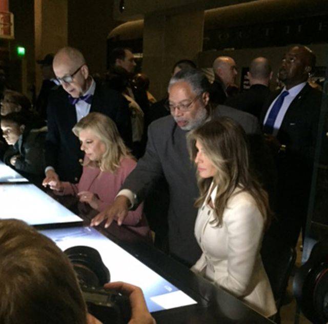 Nie daj się nabrać! Uśmiechy Melanii Ttrump są FAŁSZYWE