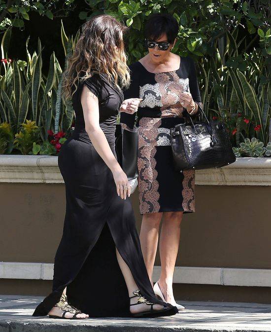 Khloe Kardashian też powiększyła pośladki