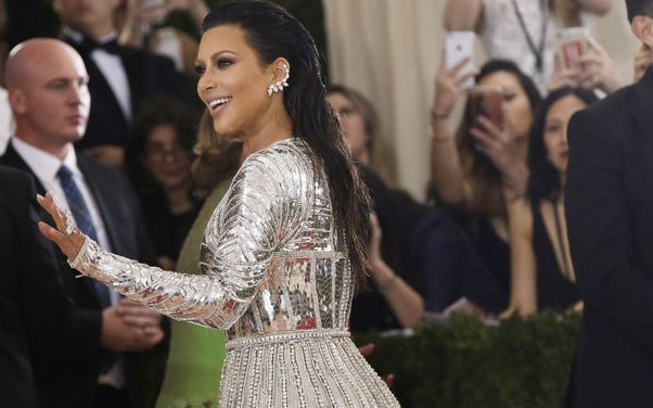 O mój Boże! To w TEJ kreacji Kim Kardashian miała iść na galę MET!