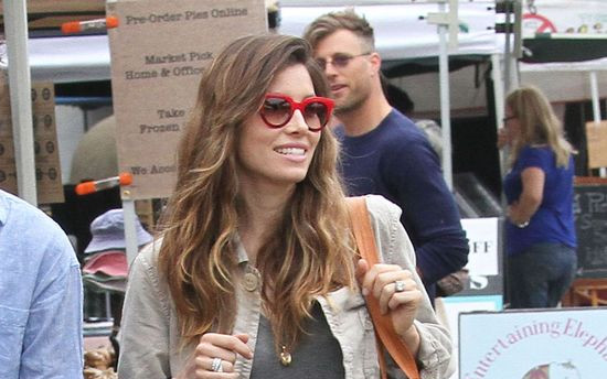 Jessica Biel robi zakupy na targu