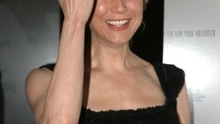 Jak Renee Zellweger radzi sobie z kominkiem