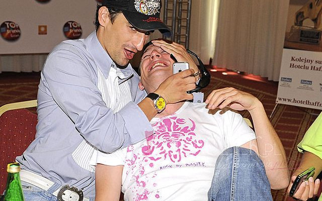 Kogo całuje Michał Koterski? (FOTO)