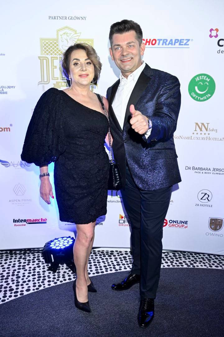 Gala “Osobowości i Sukcesy Roku 2023”: Paulina Smaszcz z tajemniczym brunetem, szczuplutka Izabela Janachowska…