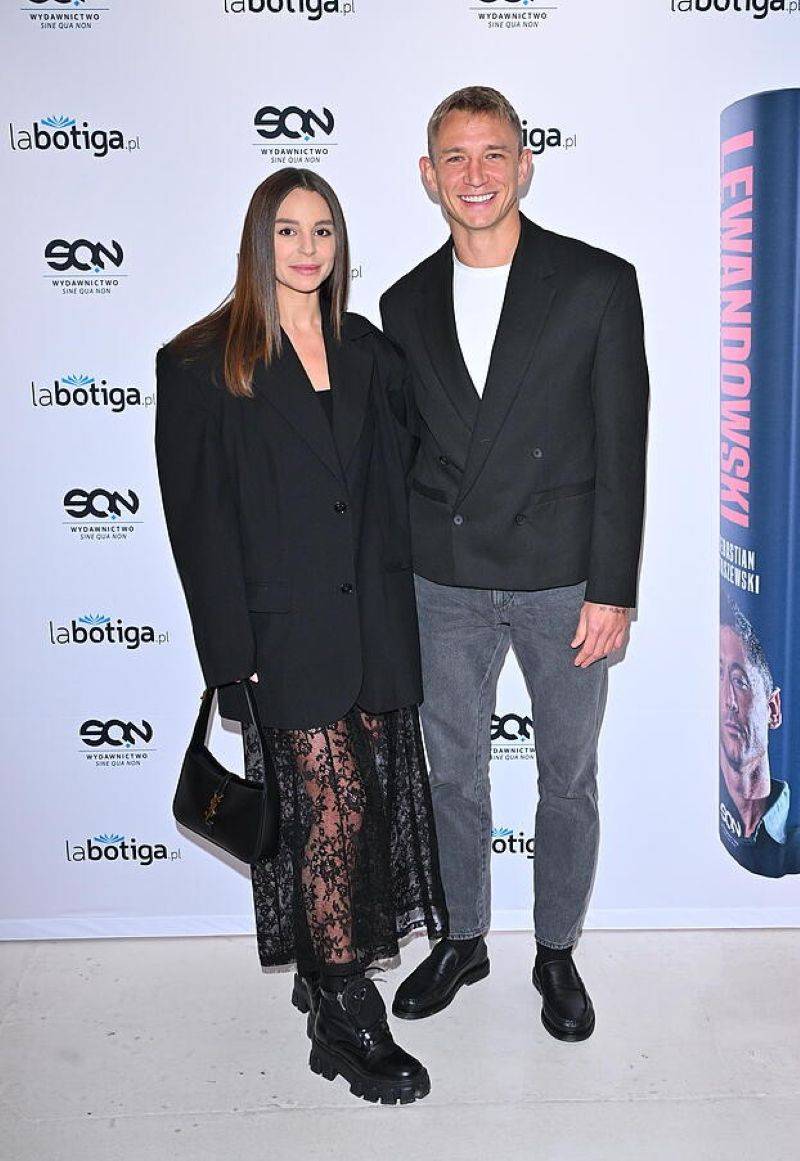 Gwiazdy na premierze książki “Lewandowski prawdziwy”! Radosław Majdan, Rzeźniczak z żoną…(FOTO)