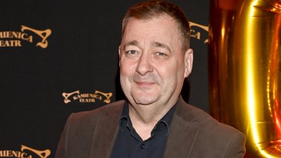 Jacek Rozenek WRACA do telewizji! W nowym programie pojawi się z… psem!