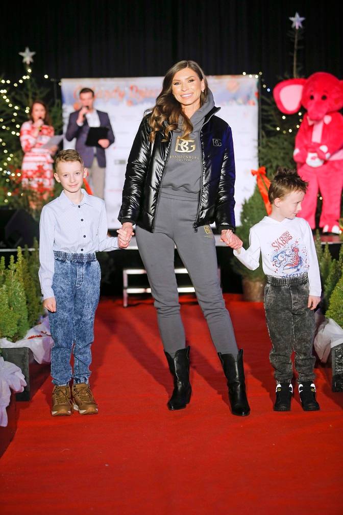 Charytatywny pokaz mody “Gwiazdy dzieciom”. Mandaryna zadebiutowała z nowym partnerem