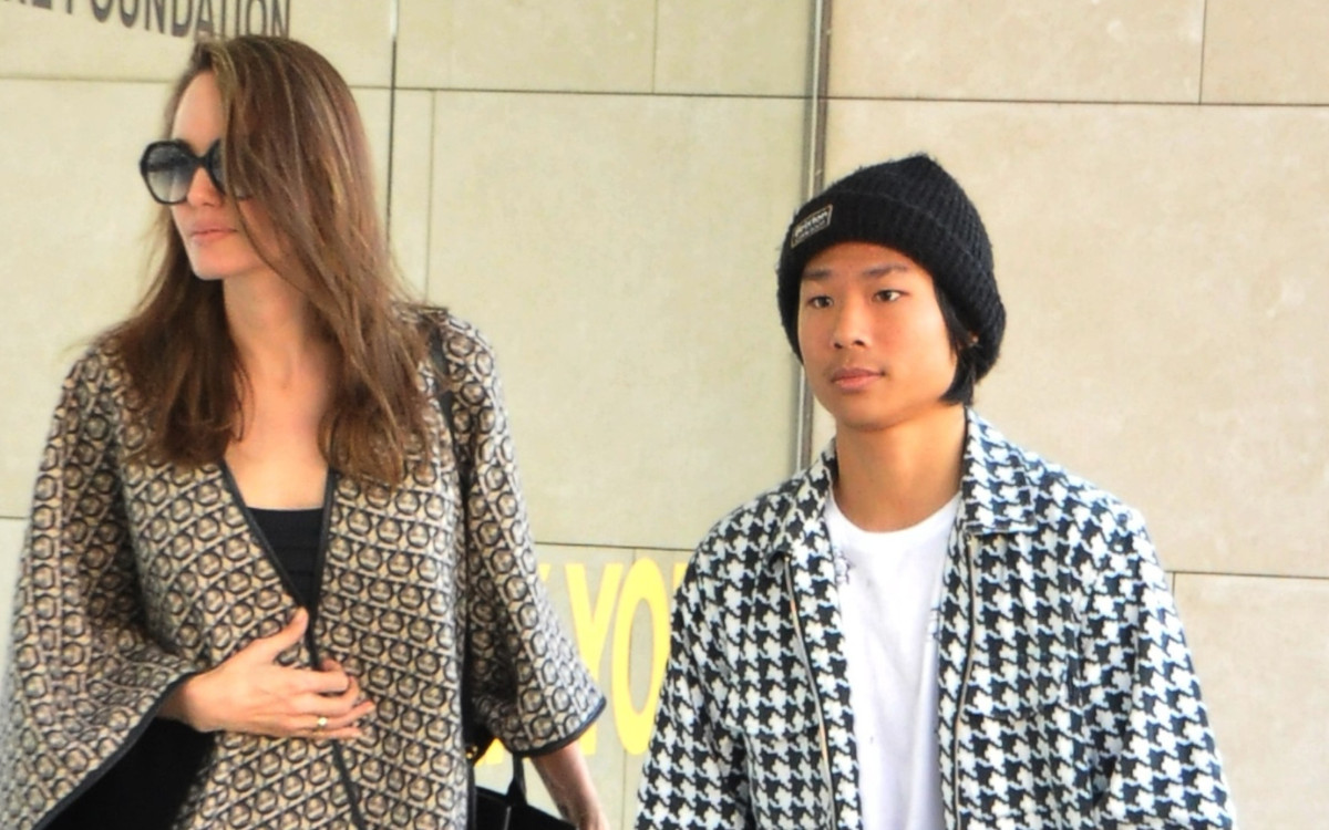 15-letni Pax, syn Jolie i Pitta na zakupach z matką (ZDJĘCIA)