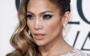 Jennifer Lopez oszpecona na okładce People (FOTO)