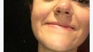 Kiedy wiązała ten choker na szyi, nie sądziła, że zrobi furorę