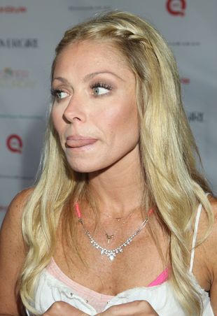 kelly-ripa-R1