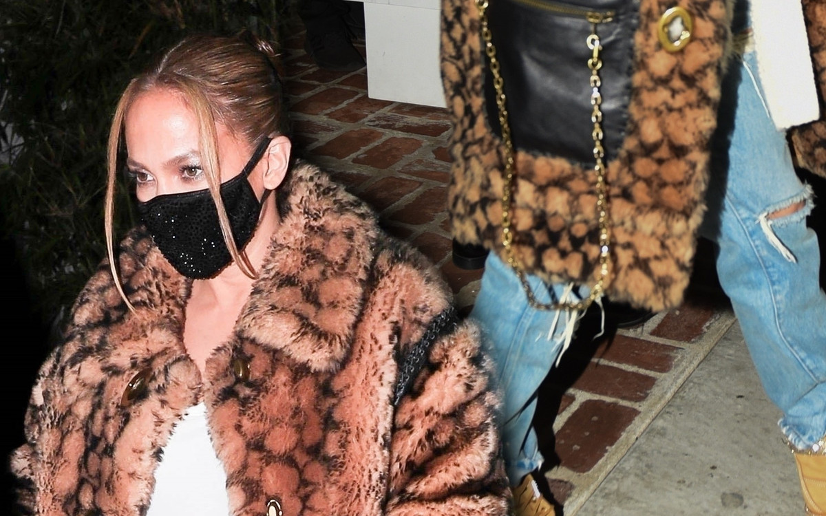 Jennifer Lopez sprawia, że zimowe stylizacje wyglądają SEXY (FOTO)