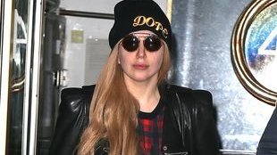 Kontrowersyjna gwiazda kupiła sobie pieska (FOTO)