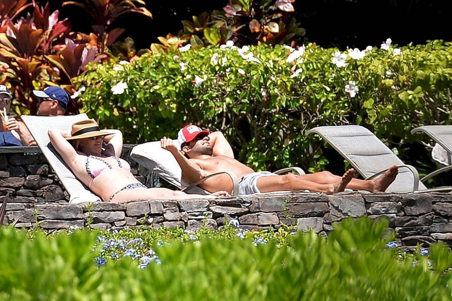 Cały świat mówi o Britney Spears. Tymczasem ona wypoczywa z chłopakiem na Hawajach (ZDJĘCIA)