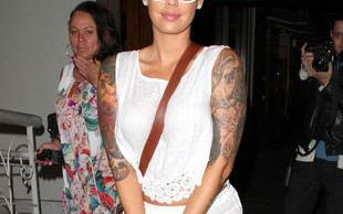 Amber Rose pokazała brzuch (FOTO)
