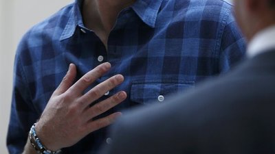 Książę Harry znów kłamał, tym razem o dziewictwie. To nie ta kobieta i nie TEN kraj