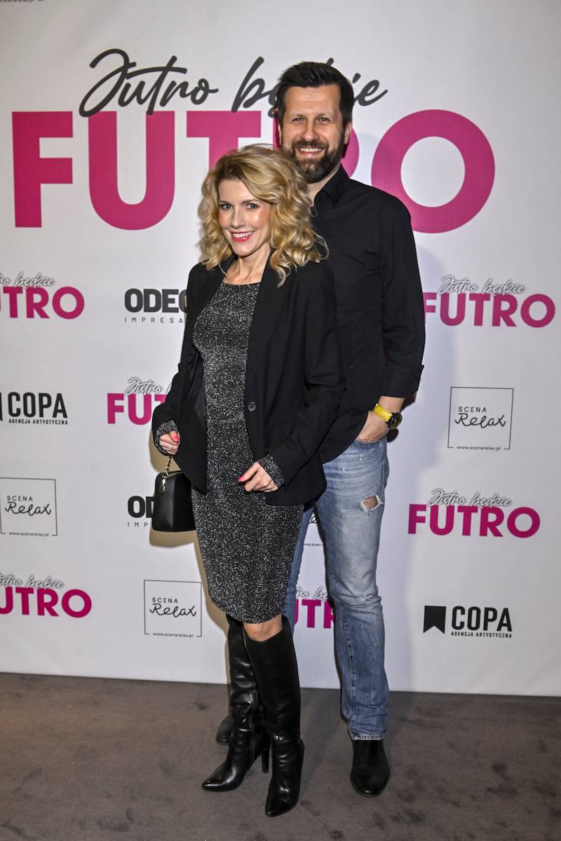 Premiera sztuki “Jutro będzie futro”. Mikołaj Krawczyk, Tomasz Oświeciński, Trybson ze swoimi żonami…