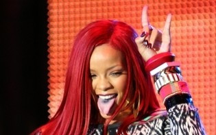 Opakowanie perfum Rihanny – Reb’l Fleur (FOTO)