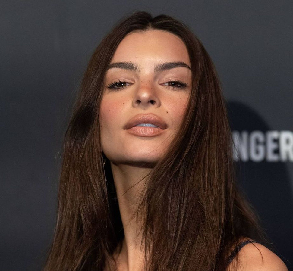 Lepiej wygląda jako brunetka