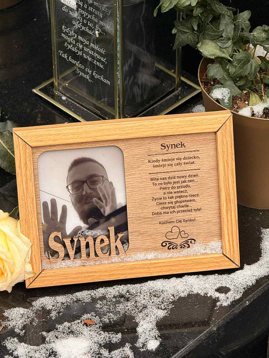 Grób Patryka Peretti, fot. Kozaczek Exclusive