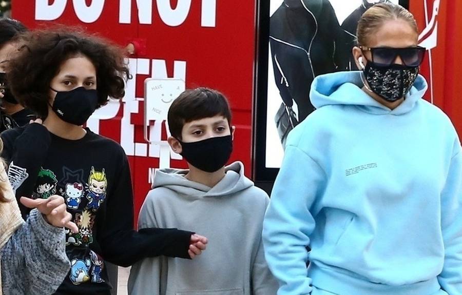 Jennifer Lopez z dziećmi na zakupach