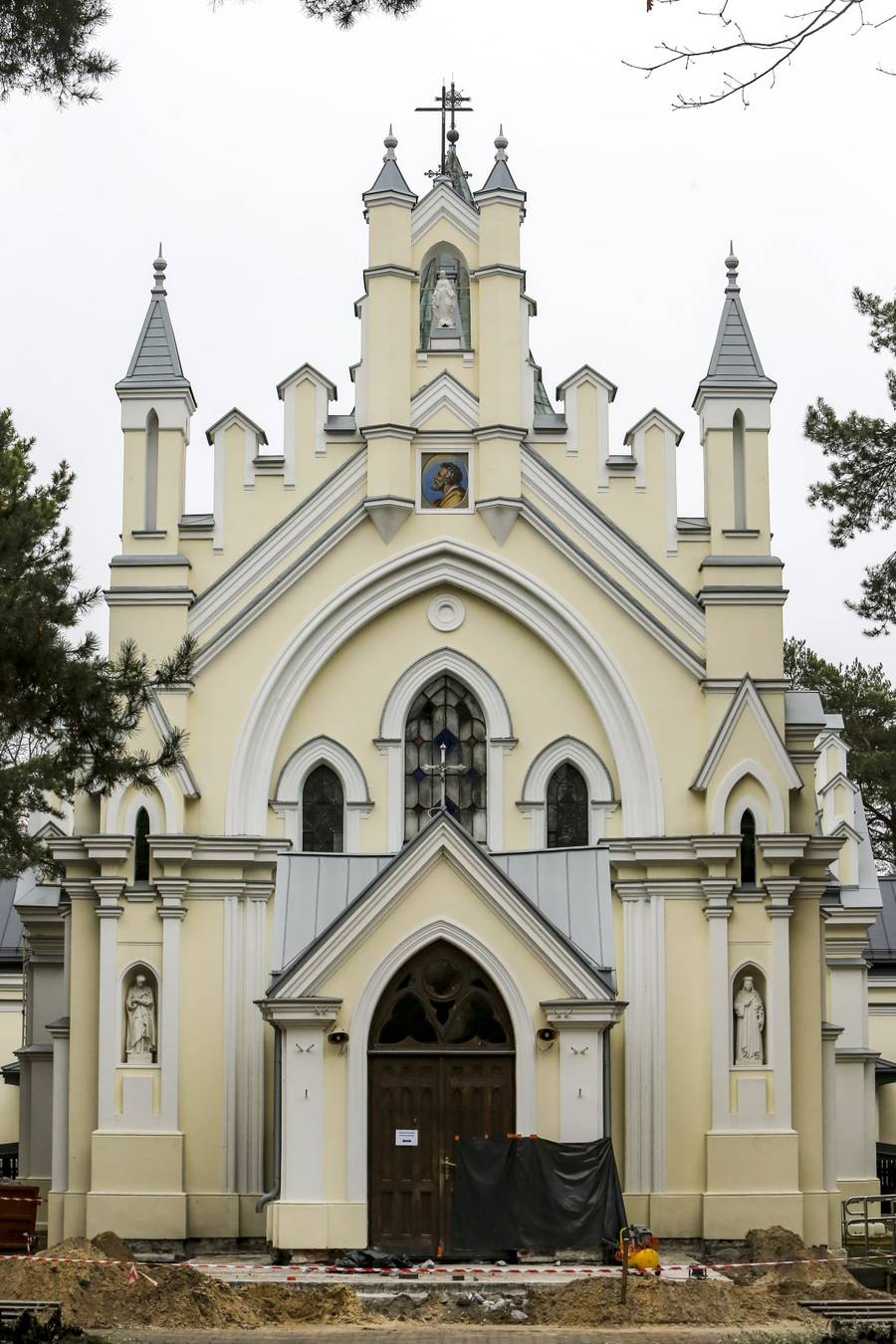 Dziś pogrzeb Izabeli Wójcik. W ostatniej drodze towarzyszyło jej wiele gwiazd (FOTO)