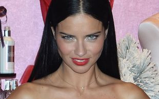 Adriana Lima – babcia wśród aniołków (FOTO)