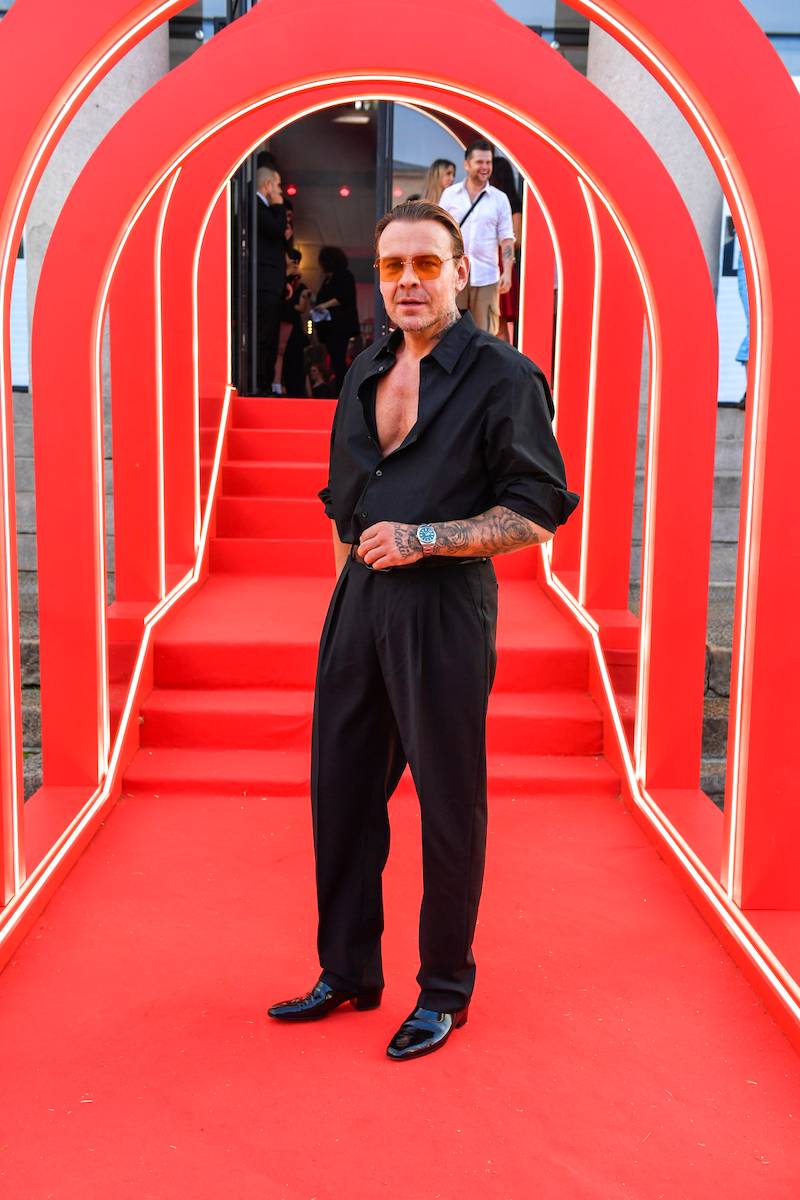 Gąsiewska, Markowska, Kosel, Woliński bawią się z Dakotą Johnson i Chiarą Ferrangi na jednej imprezie