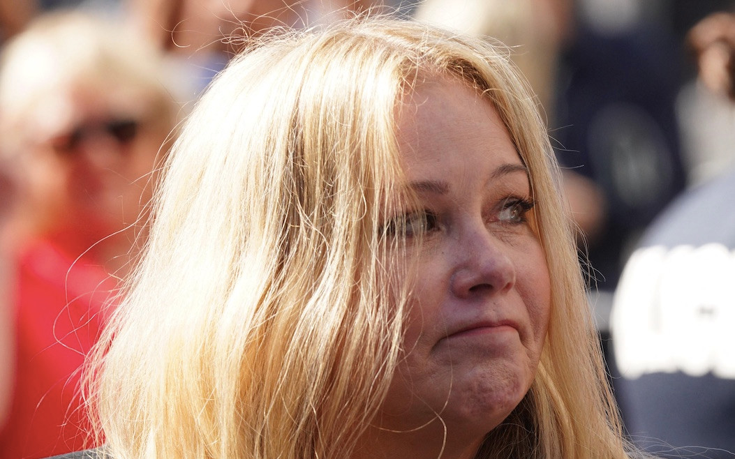 Christina Applegate cierpi na nieuleczalną chorobę. W jej mózgu wykryto aż 30 zmian