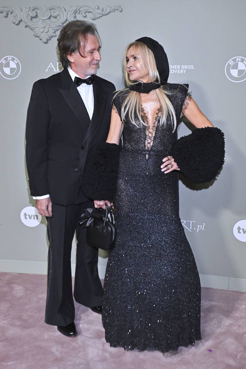 Charytatywny Bal Fundacji TVN. Justyna Gradek z nowym partnerem, Joanna Krupa, Żebrowscy…