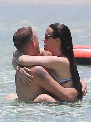 363-alanis-morissette-1-R1