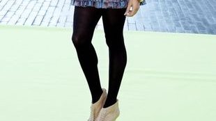 Alesha Dixon – falbanki na górze i na dole (FOTO)