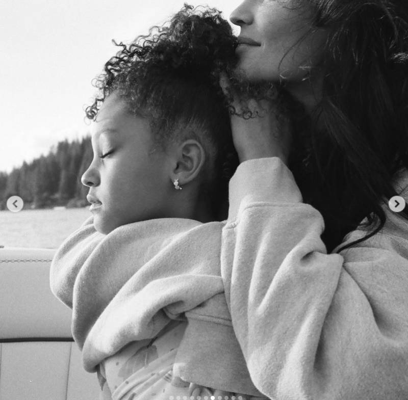 Kylie Jenner pokazała prywatne kadry z dziećmi, Hailey Bieber, siostrą Kendall i chłopakiem Timothée! (FOTO)