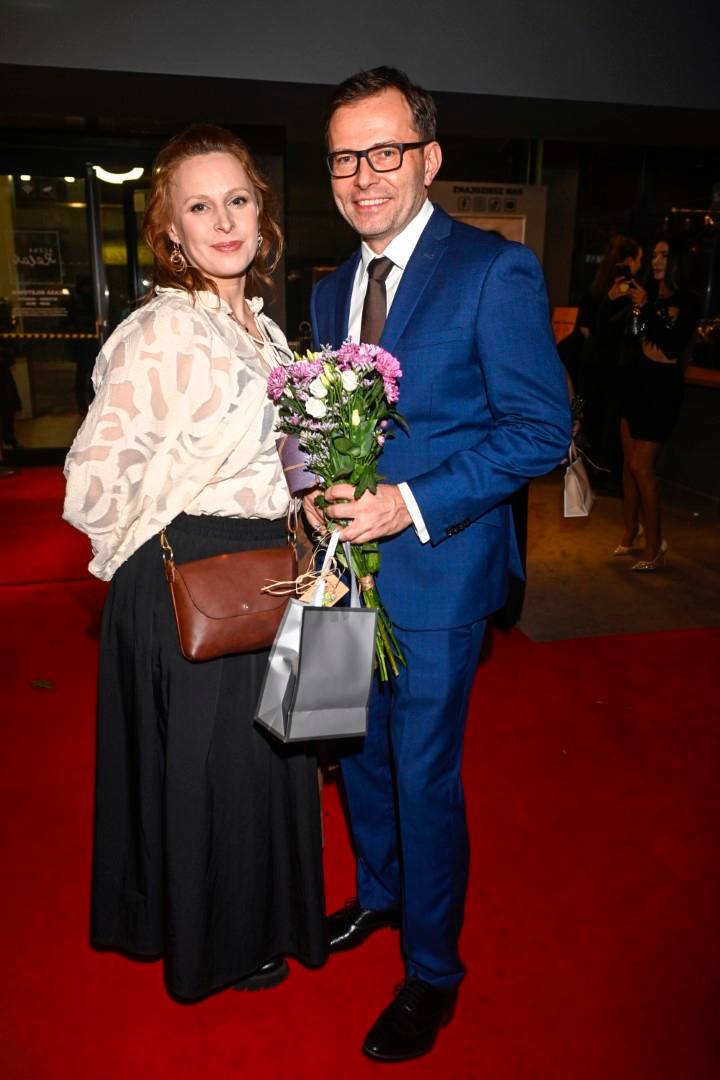 Premiera spektaklu “Rodzinne piekiełko”: Edyta Zając z partnerem, Bosacka, Skrzynecka, Gąsiewska