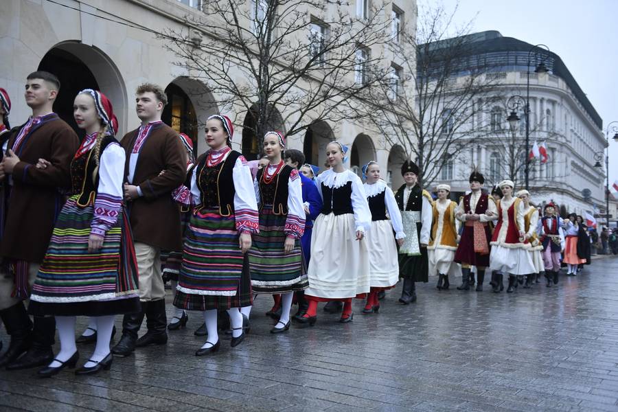 Polacy wyszli na ulice. Tak Warszawa celebruje Święto Niepodległości! Zdjęcia