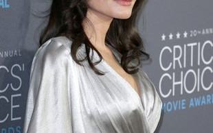 Angelina Jolie usunęła jajniki