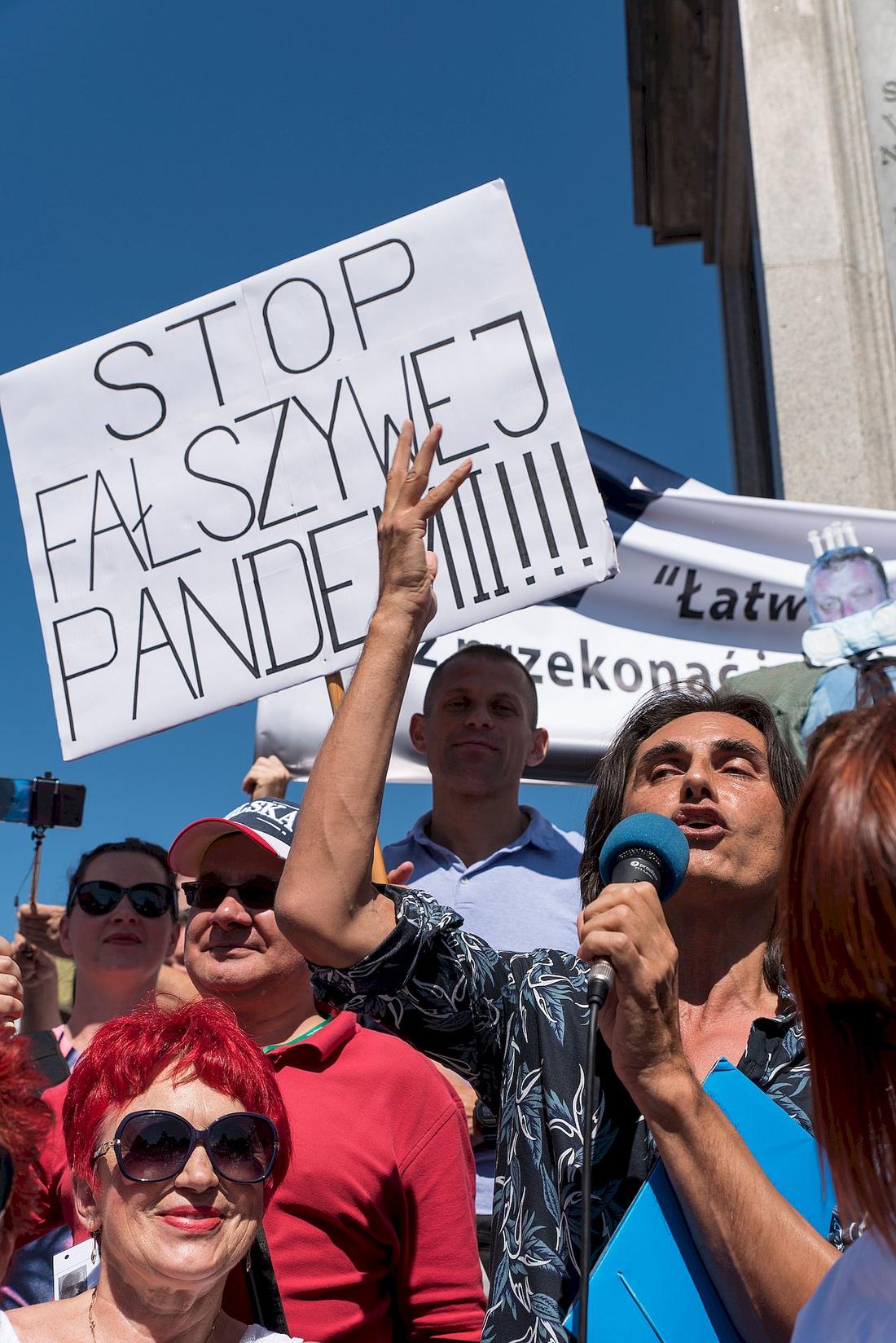 Protest Zakonczyć Pandemię - Ivan Komarenko
