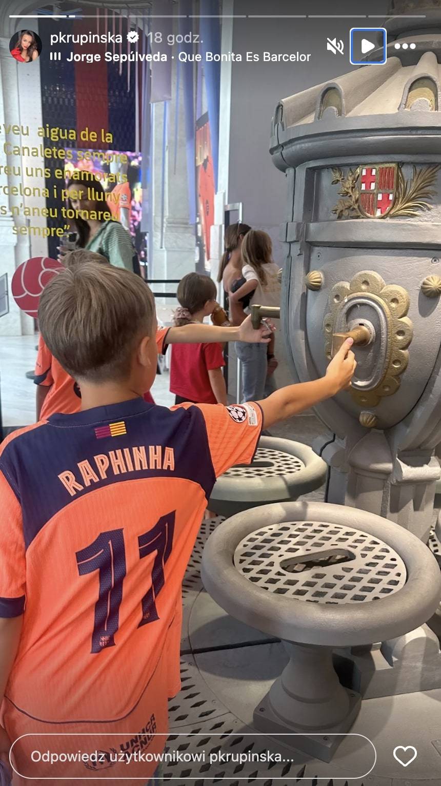 Paulina Krupińska odpoczywa w Barcelonie z Anną Lewandowską! Zafundowały sobie wspólną “randkę” (FOTO)