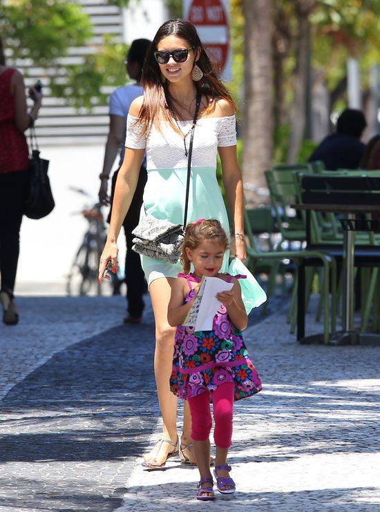 Adriana Lima z córeczkami