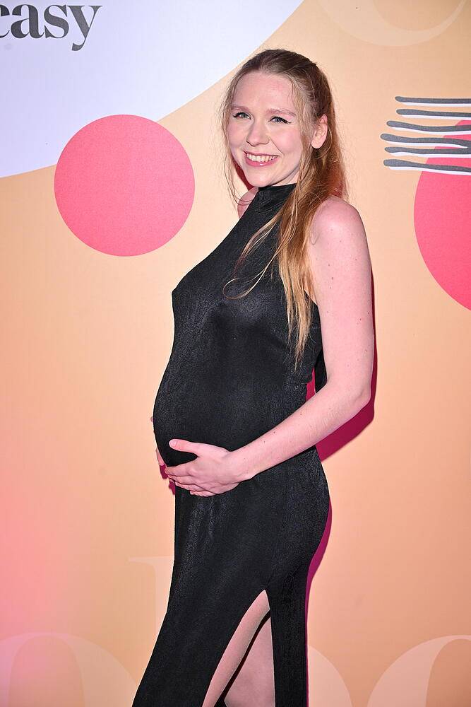 Maja Staśko z ciążowym brzuszkiem na ściance