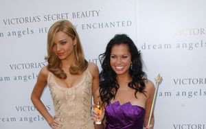 Miranda Kerr promuje nowy zapach Victoria’s Secret (FOTO)