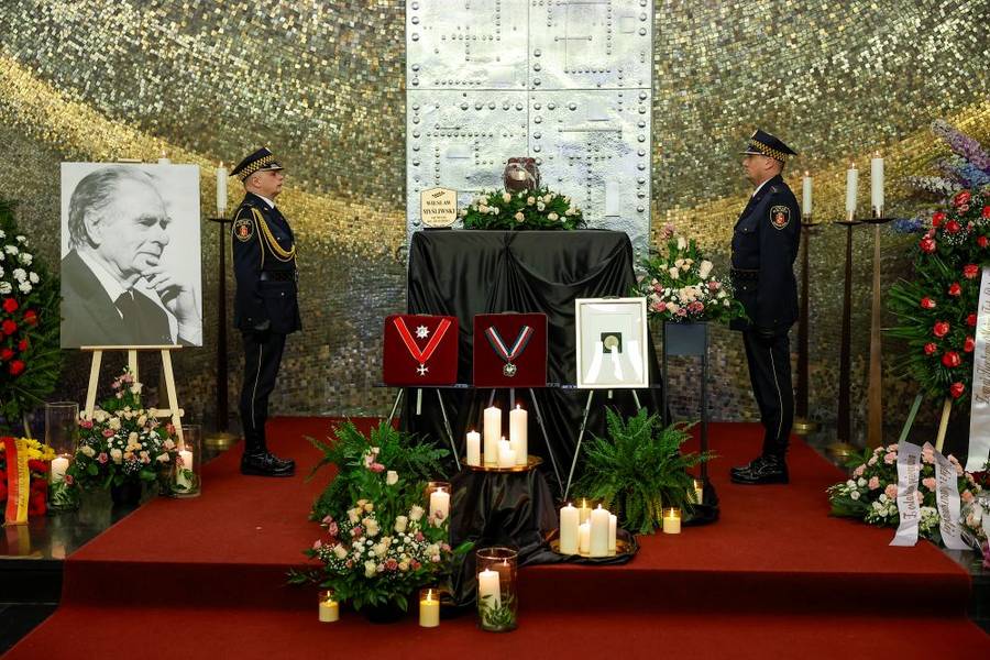 Włodzimierz Czarzasty na pogrzebie Wiesława Myśliwskiego/AKPA