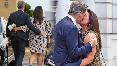 Pierce Brosnan w romantycznym wpisie dziękuje żonie za 25 lat miłości