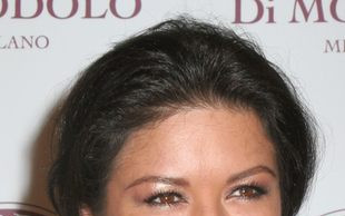 Catherine Zet-Jones straszy makijażem (FOTO)