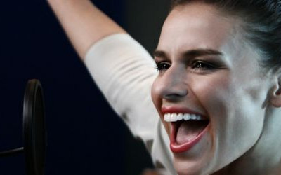 Singiel Nataszy Urbańskiej – All the wrong places POSŁUCHAJ