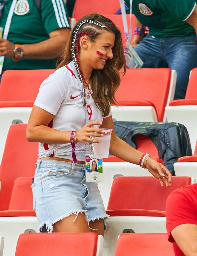 Anna Lewandowska bez Photoshopa i filtrów kibicuje na trybunach