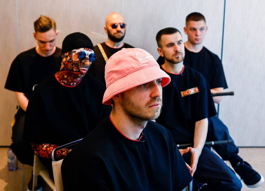 Ukraina wygrała Eurowizję 2022 z utworem określanym “Piosenką naszej wojny”. Co wiemy o zespole Kalush Orchestra?